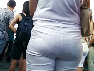 Big Ass,Hidden Cams,MILF,Voyeur,Jeans